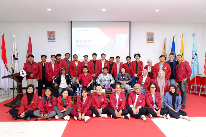 Seminar “Cyber Security” Implementasi Keamanan pada Infrastruktur Berbasis Docker